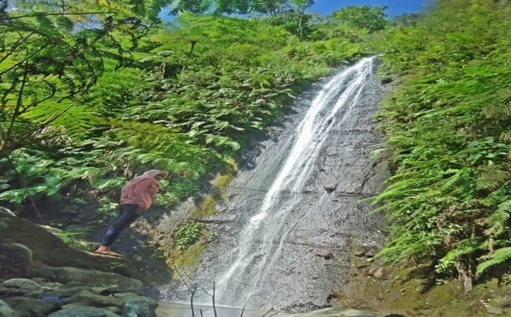 Wisata Alam Air Terjun Seloresi Di Wonogiri