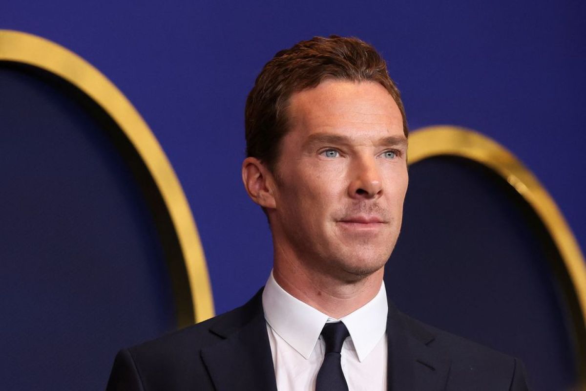 Benedict Cumberbatch Aktor Yang Mempunyai Akting Luar Biasa