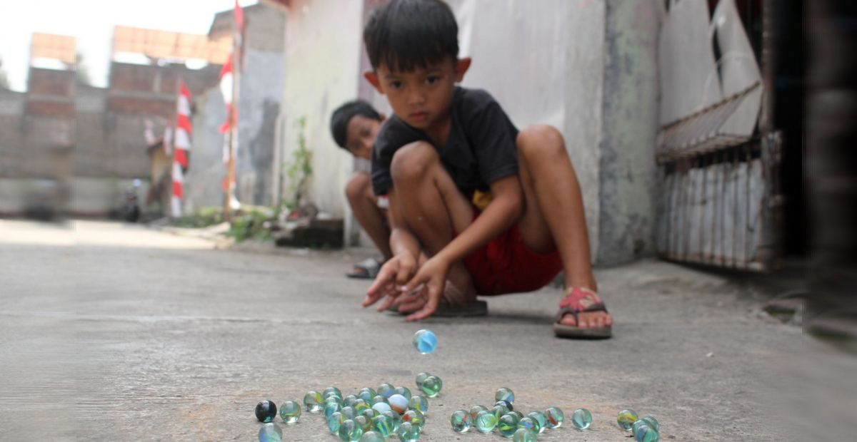 Bermain Kelereng Menghidupkan Kembali Kesenangan Tradisional