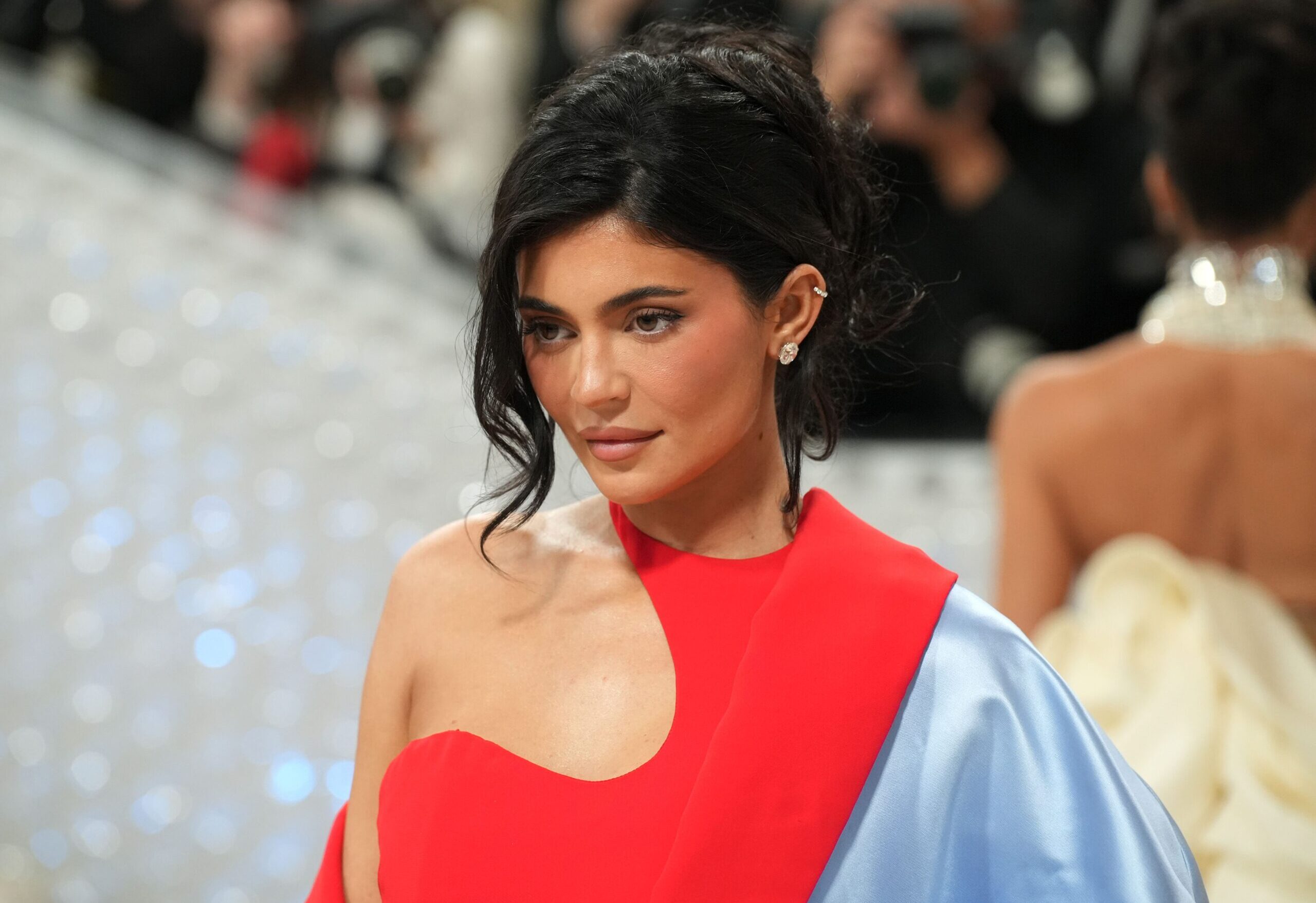 Kylie Jenner Membumi Di Dunia Kecantikan Dan Bisnis