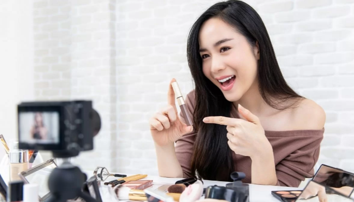 Seorang Influencer Berperan Penting Dalam Media Sosial