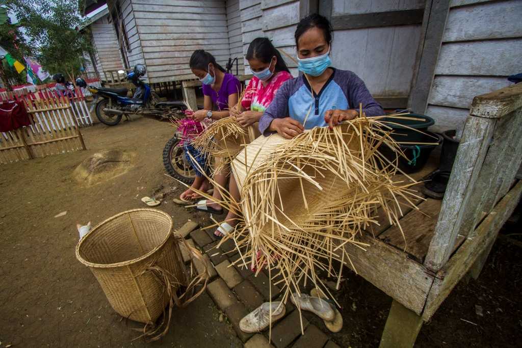 Seni Tradisional Anyaman Bambu Yang Tak Lekang Oleh Waktu