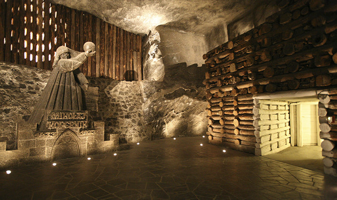 Wieliczka Salt Mine, Menelusuri Keajaiban Bawah Tanah