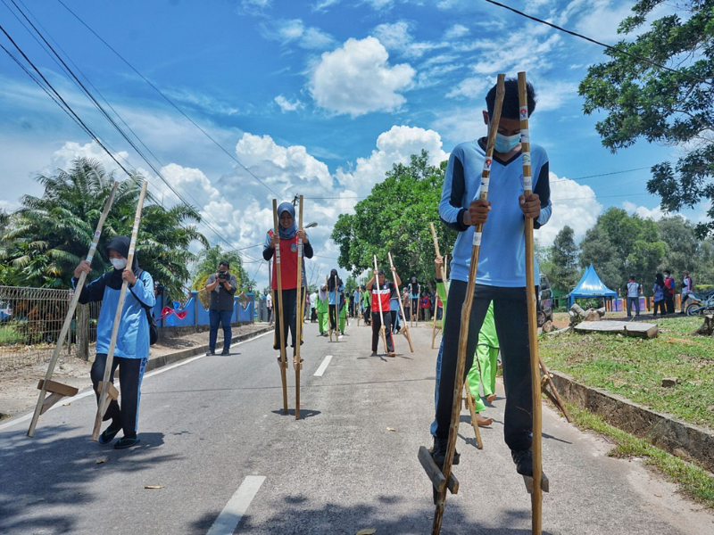 Permainan Tradisional Bambu Yang Di Pijakkan