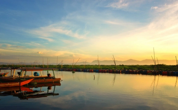 Rawa Pening Spot Wisata Berburu Sunrise Di Ambarawa