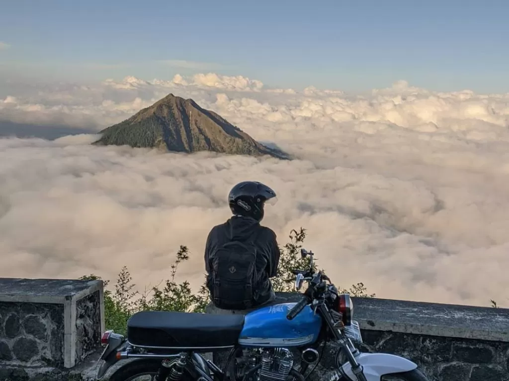 Pesona Gunung Telomoyo Yang Bisa Naik Dengan Sepeda Motor