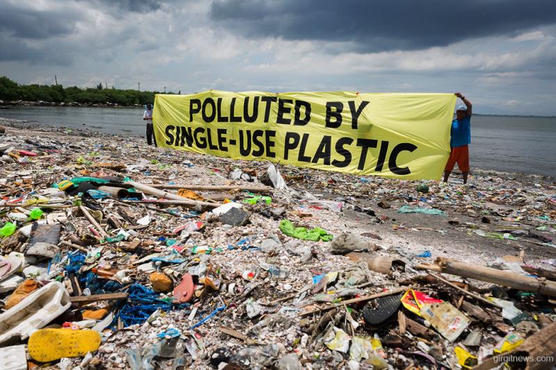 Pencemaran Plastik Global: Tantangan dan Solusi