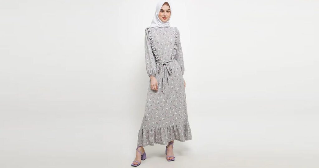 Setelan Gamis Floral Yang Membuatnya Terlihat Anggun