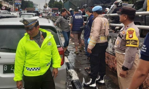 Peristiwa Memilukan Pengendara Meninggal Di Mobil Saat Macet
