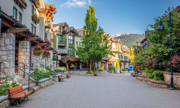 Desa Whistler Village Destinasi Liburan Yang Wajib Kamu Kunjungi