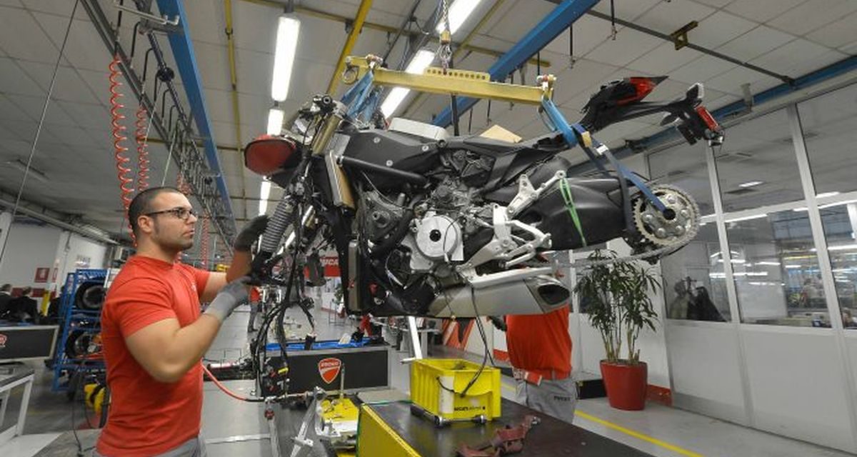 Perusahaan Ducati Terkenal Dengan Sepeda Motor Sport Premium