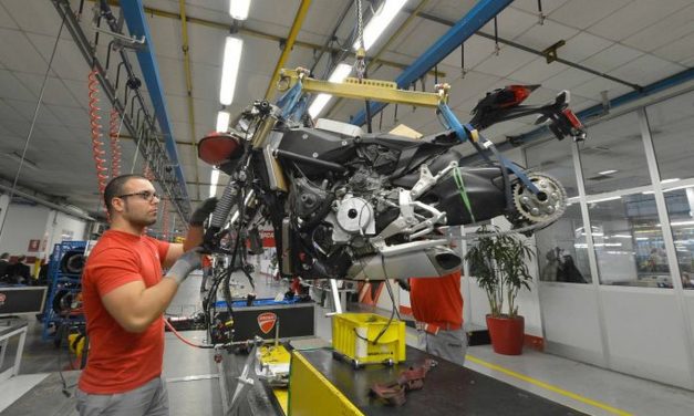 Perusahaan Ducati Terkenal Dengan Sepeda Motor Sport Premium