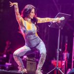 Dewi Persik Penyanyi Dangdut Yang Khas Dengan Goyangannya