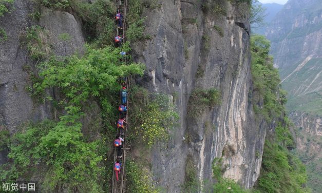 Desa Terpencil Atuleer Di China Yang Harus Melewati Tangga Maut