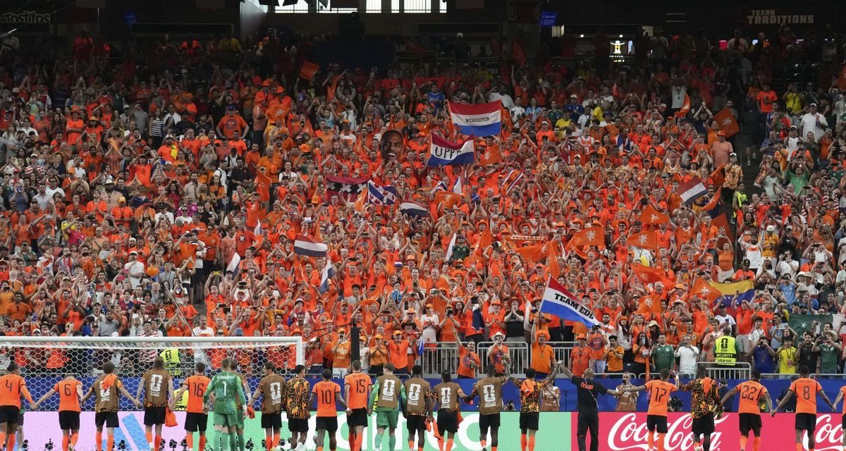Belanda Pecahkan Rekor Brasil di Piala Dunia Usai Bantai Swedia