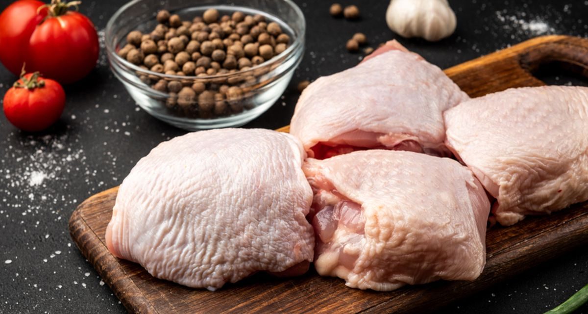 Konsumsi Ayam Mentah Dalam Diet, Ini Resikonya