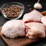 Konsumsi Ayam Mentah Dalam Diet, Ini Resikonya