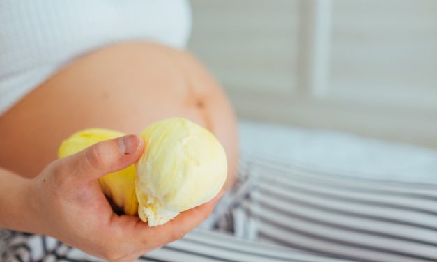 Pantangan Ibu Hamil Dalam Mengonsumsi Buah Durian