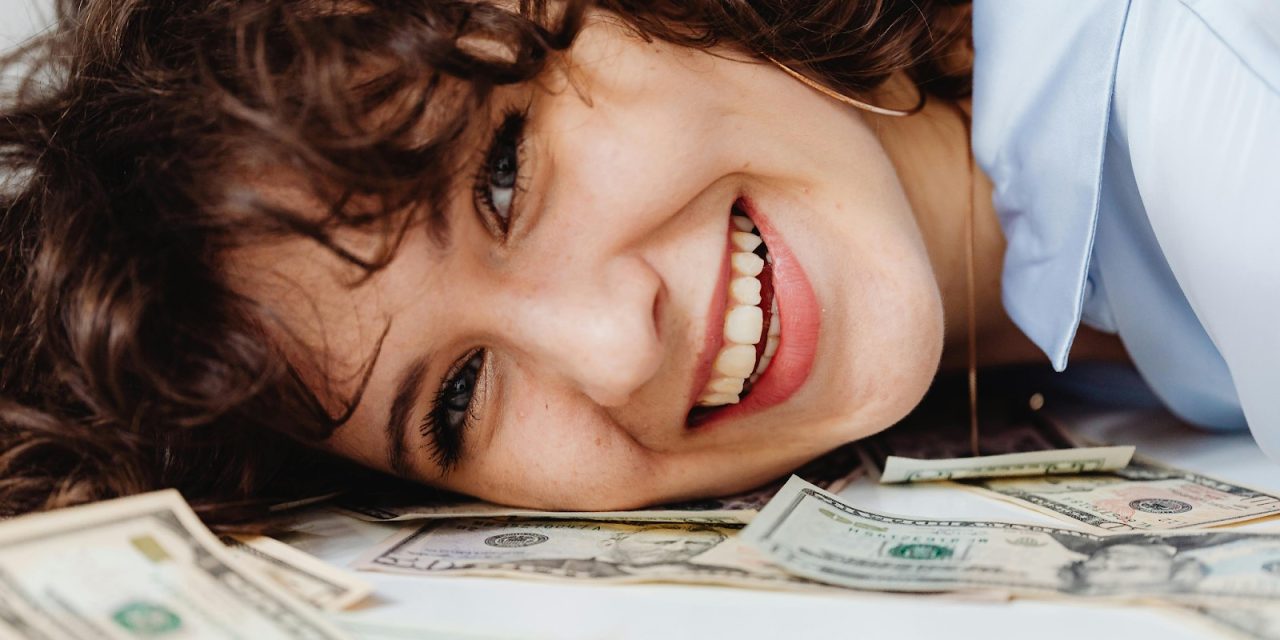 Tips Dan Trik Untuk Meraih Kebebasan Finansial