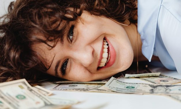 Tips Dan Trik Untuk Meraih Kebebasan Finansial
