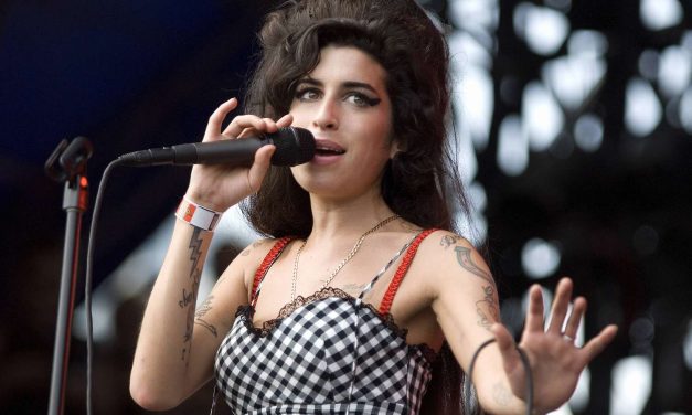 Amy Winehouse Memiliki Masalah Dengan Narkoboy
