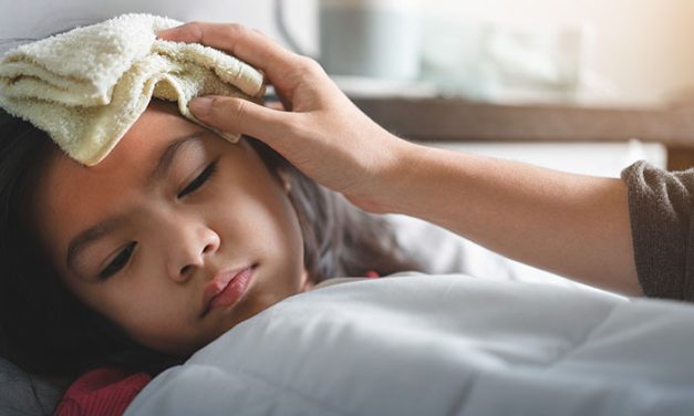 Solusi Rumahan Untuk Mengatasi Panas Si Kecil